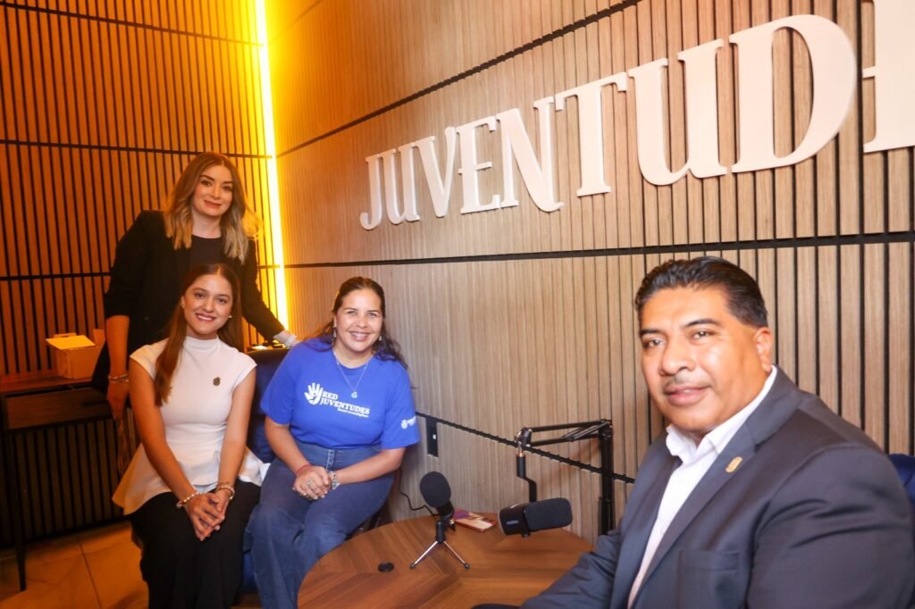 Purísima del Rincón inaugura la “Cabina de los Sueños” y mural urbano para impulsar el talento y la expresión de las juventudes