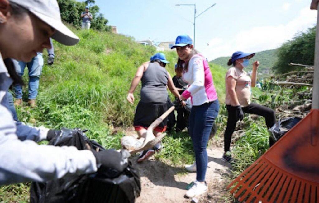 Familias y Gobierno de León suman esfuerzos por inundaciones