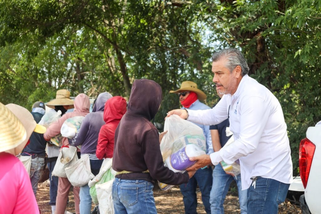 Estado y municipio de Purísima del Rincón llevan apoyo a 51 jornaleras y jornaleros al sur del municipio