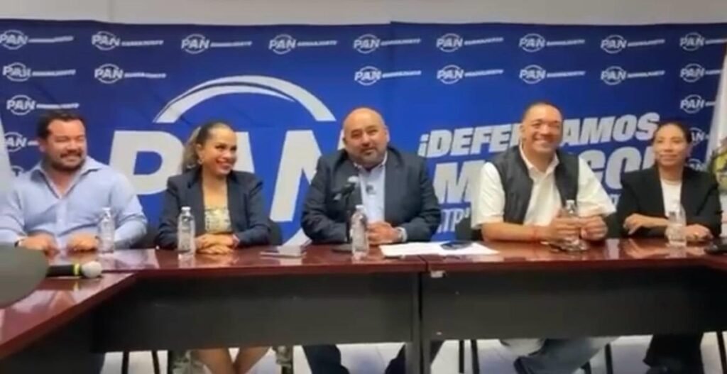 Jorge Espadas anunció que duplicó las firmas de respaldo como Defensor de la Patria