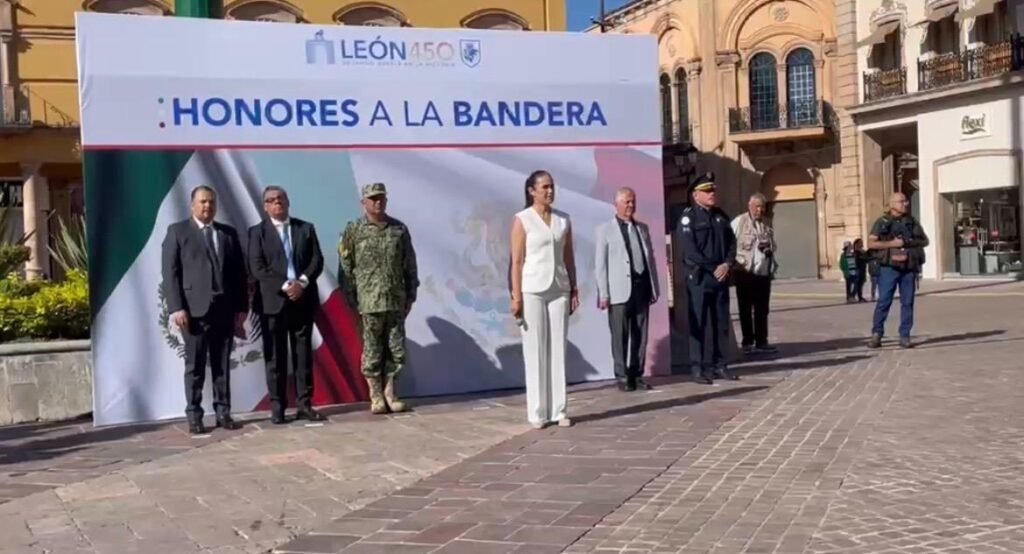 Ale Gutiérrez reconoce a tres mujeres que destacaron por su trabajo en la sociedad de León