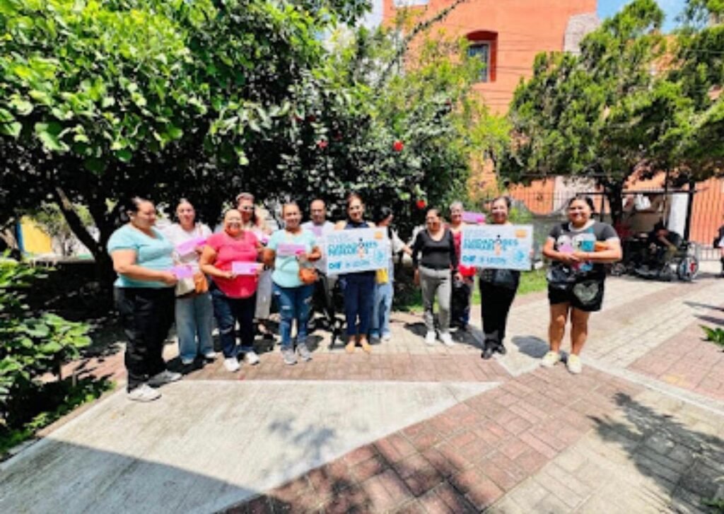 Entrega DIF León apoyo a cuidadores primarios de personas con discapacidad
