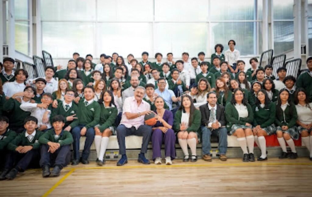 Participa León hace posible la renovación del auditorio Arturo “Mano Santa” Guerrero