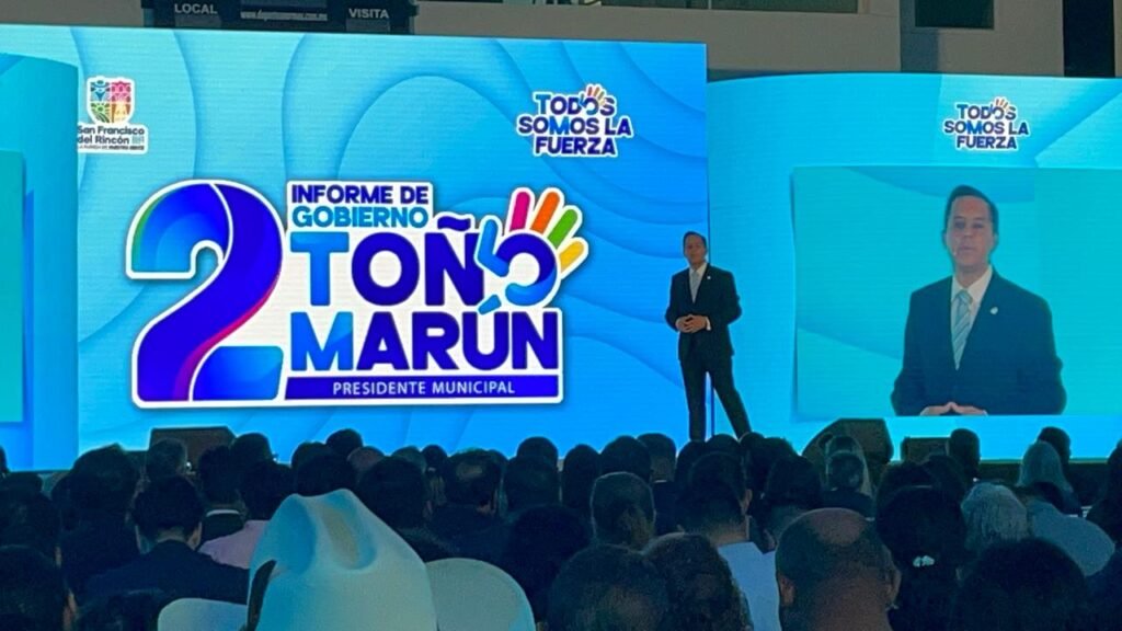 Presenta su Segundo Informe de Gobierno el Presidente Municipal de San Francisco del Rincpon Toño Marún