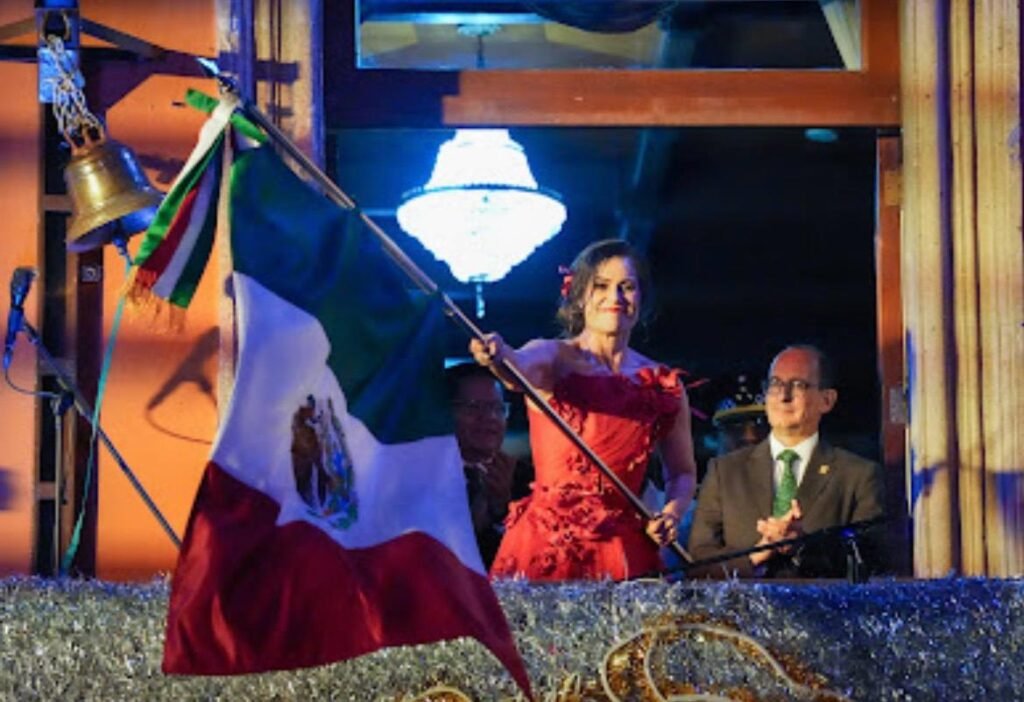 Una noche de orgullo mexicano reúne a más de 40 mil leoneses en el Grito de Independencia