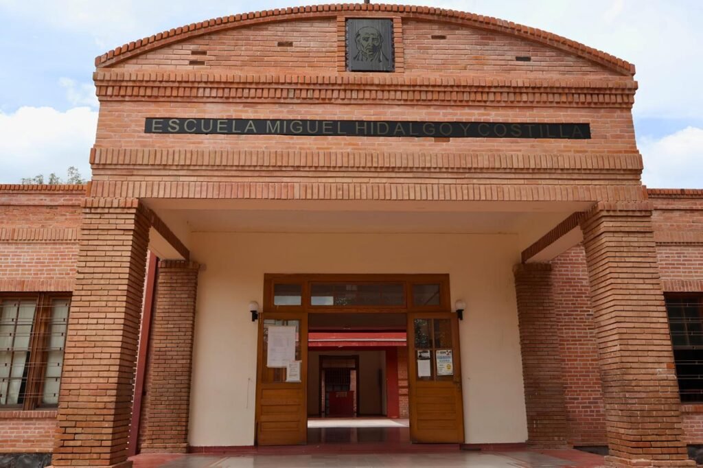 Escuela Primaria Centenario de Dolores Hidalgo resguarda casi cuatro siglos de conocimiento e Historia