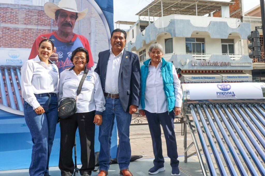 Entregan calentadores solares en comunidades de Purísima del Rincón