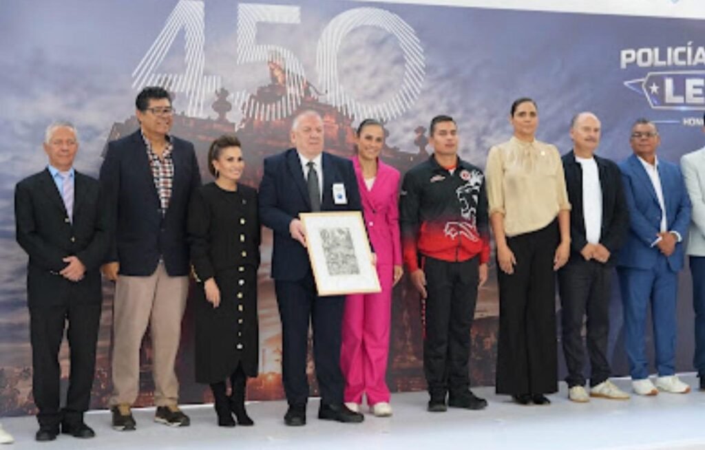 Inaugura Ale Gutiérrez justa deportiva internacional que une a poliçis y bomberos en León