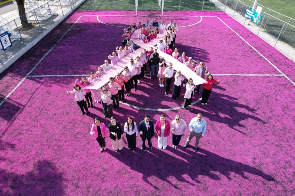 Encabeza Roberto García Urbano ceremonia de sensibilización contra el cáncer de mama en la Deportiva de Purísima