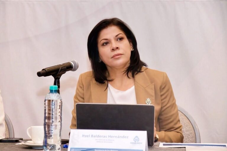 Gobierno de la Gente imparte capacitación a mujeres usuarias del refugio